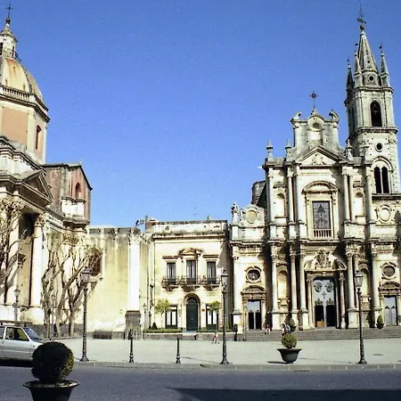 Ferienhaus Cozy Etna With Pool