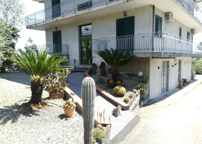 Cozy Etna With Pool סנטה ונרינה